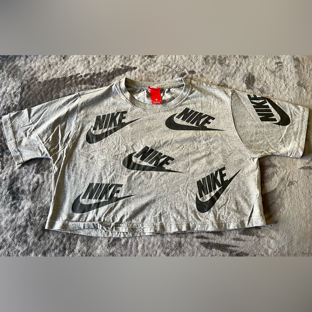 Nike Women’s Crop Top